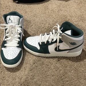 Nike Kids Sneakers - White and Green